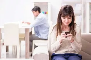 Are Cheater Reporting Websites Legal & How Do They Affect My Reputation? Featured Image